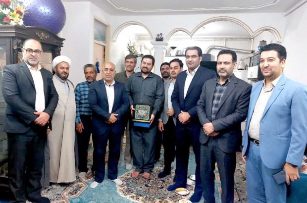 تجلیل از قاری برتر مسابقات بین‌المللی قرآن کریم کشور روسیه در آران و بیدگل 