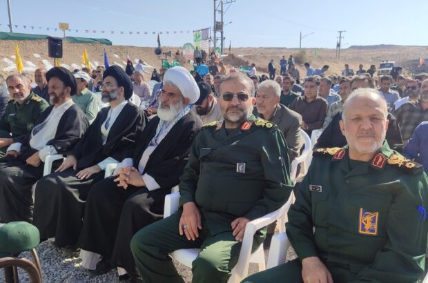 آئین بهره برداری از نیروگاه خورشیدی تجمیعی ۵۰۰ کیلو واتی بسیج سازندگی در اردوگاه قدس سپاه آران و بیدگل (فیلم+متن کامل سخنرانی)