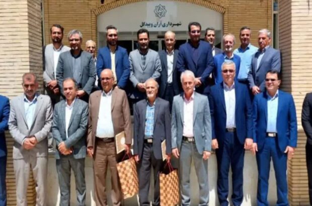 شهرداری های آران و بیدگل جزء شهرداری های منظم و قانونی استان اصفهان است