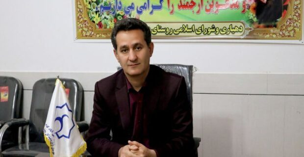 حسن اسماعیلی علی آبادی فعال ترین دهیار شهرستان آران وبیدگل درزمینه ساخت اِلمان و یادمان شهدا