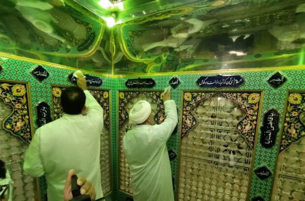 آیین عطر افشانی و غبار روبی مضجع شریف نجف ایران