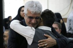 نخستین روز کاری سرپرست فرمانداری شهرستان آران وبیدگل در آغوش گرم کودکان با نیاز های ویژه