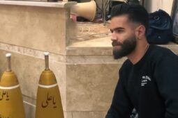 حضور قهرمان میل سنگین ایران عارف‌نداف‌آرانی در برنامه زنده صبح نشاط شبکه ۳