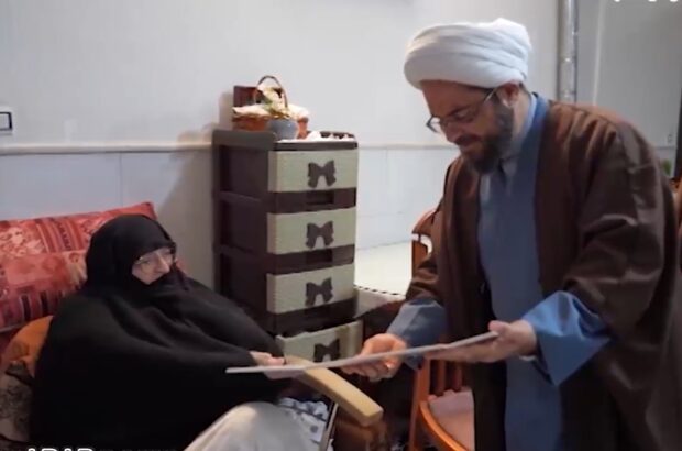 تقدیر رئیس سازمان تبلیغات اسلامی از مدیر موسسه قرآن و عترت بیت الزهرا(س) آران و بیدگل