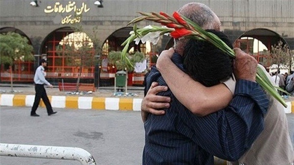کادوی روز مادر بانوی آران و بیدگلی موجب آزادی ۲ زندانی بدهکار در کاشان شد