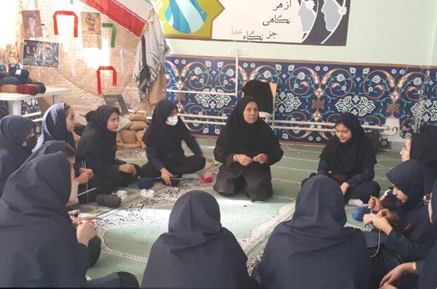 گرمای مهربانی دانش‌آموزان فرزانگان امین آران و بیدگل برای کودکان غزه