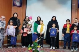 شادیانه آغاز دهه فجر انقلاب در کتابخانه استاد عباس مؤذن‌پور آران و بیدگل برگزار شد