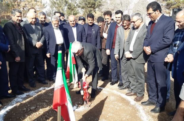 آیین کلنگ‌زنی ساختمان کانون بازنشستگان تأمين اجتماعی شهرستان آران و بیدگل
