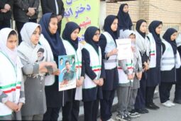 روز بزرگداشت شهدا در مدرسه شهید خادمپور آران و بیدگل