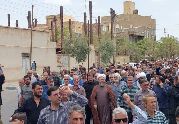 حماسه مردم دارالشهدای آران و بیدگل در جمعه خشم و نصر