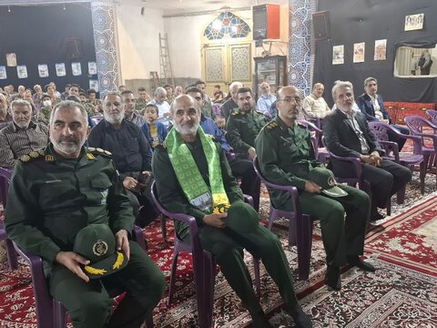 یادواره شهدای محله شهدای آران و بیدگل با حضور سردار فتحیان و رونمایی از کتاب خاطرات شهید گل‌آرایی برگزار شد