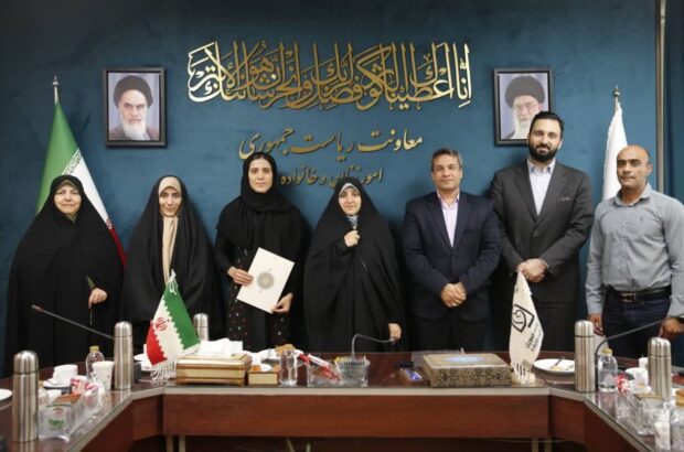 دیدار رسمی وزیر بهداشت و معاون رئیسجمهور با دکتر ریحانه مبینی آرانی، افتخارآفرین دوومیدانی کشور دیدار رسمی وزیر بهداشت و معاون رئیسجمهور با دکتر ریحانه مبینی آرانی، افتخارآفرین دوومیدانی کشور