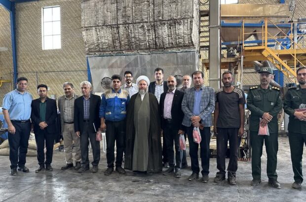 ایستادگی در برابر سختی ها: حجت‌الاسلام فرهنگ در بازدید از شرکت دانش‌بنیان، از تلاش ارزآور جوانان تقدیر کرد