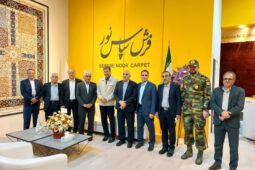 افتتاح هفدهمین نمایشگاه بین‌المللی فرش ماشینی با حضور استاندار اصفهان و فرماندار آران و بیدگل