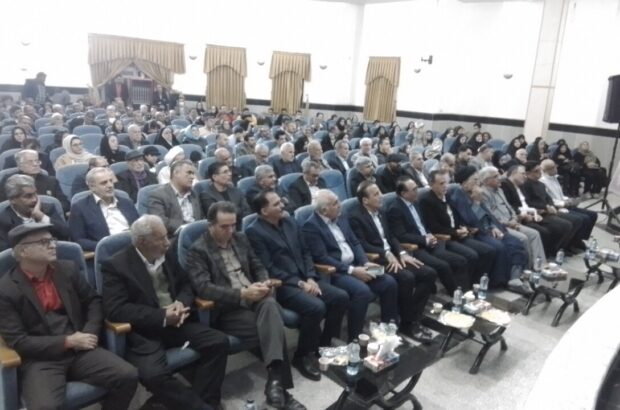 نخستین نکوداشت اهالی اندیشه و قلم در نوشآباد برگزار شد نخستین نکوداشت اهالی اندیشه و قلم در نوشآباد برگزار شد