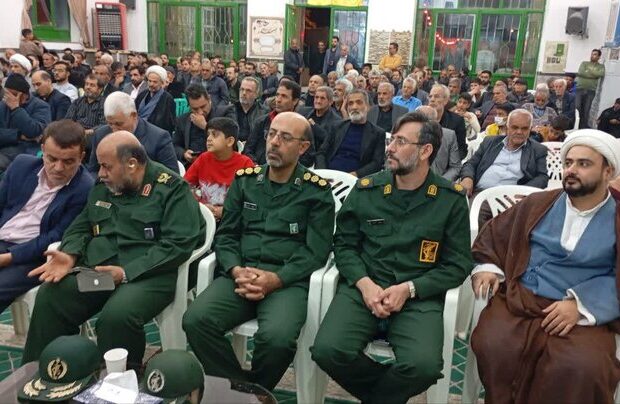 آیین گرامیداشت نخستین شهید بسیجی سفیدشهر با رونمایی از کتاب «با تو شاید» برگزار شد آیین گرامیداشت نخستین شهید بسیجی سفیدشهر با رونمایی از کتاب «با تو شاید» برگزار شد