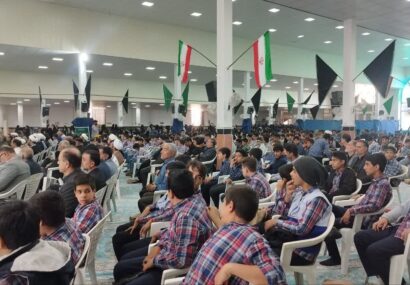 شکوه راهپیمایی یوم‌الله ۱۳ آبان در دارالشهدای آران و بیدگل و شهرهای تابعه/فریاد «مرگ بر آمریکا» طنین‌انداز شد