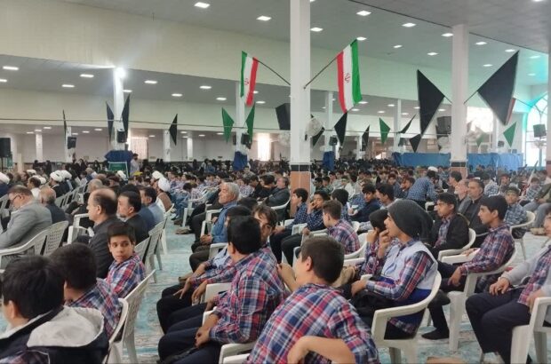 شکوه راهپیمایی یومالله ۱۳ آبان در دارالشهدای آران و بیدگل و شهرهای تابعه/فریاد «مرگ بر آمریکا» طنینانداز شد شکوه راهپیمایی یومالله ۱۳ آبان در دارالشهدای آران و بیدگل و شهرهای تابعه/فریاد «مرگ بر آمریکا» طنینانداز شد