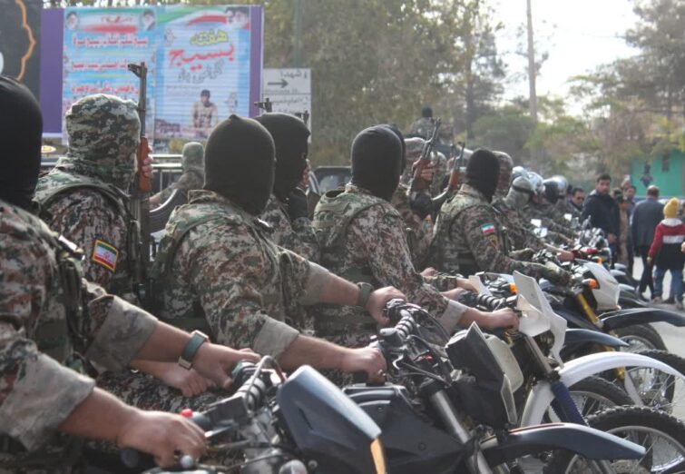 تصاویر همایش بزرگ بسیجیان آران و بیدگل در سالروز تشکیل بسیج مستضعفین