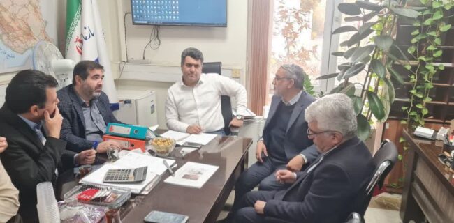 دیدار نماینده مجلس و فرمانداران کاشان و آران و بیدگل با رئیس حمل‌ونقل سازمان برنامه و بودجه