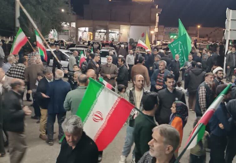 تجمع انقلابی مردم نوش‌آباد در میدان شهداء با حضور گسترده