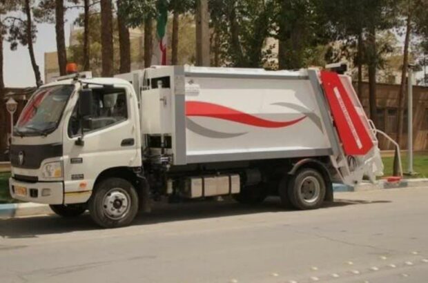 ناوگان خدمات شهری آران و بیدگل با ورود دو دستگاه خودروی حمل زباله تقویت شد ناوگان خدمات شهری آران و بیدگل با ورود دو دستگاه خودروی حمل زباله تقویت شد