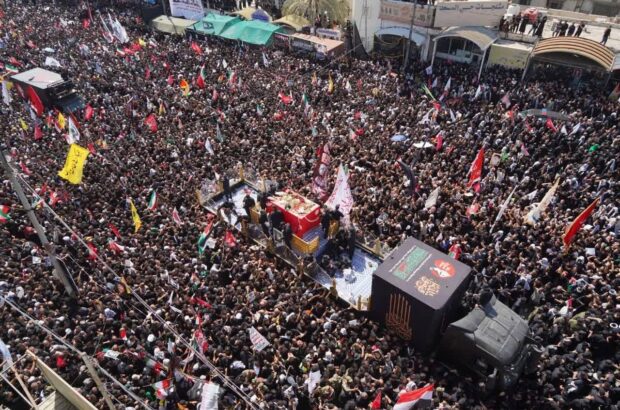 شکوه تشییع پیکر رهبر شهید انقلاب در نجف اشرف؛